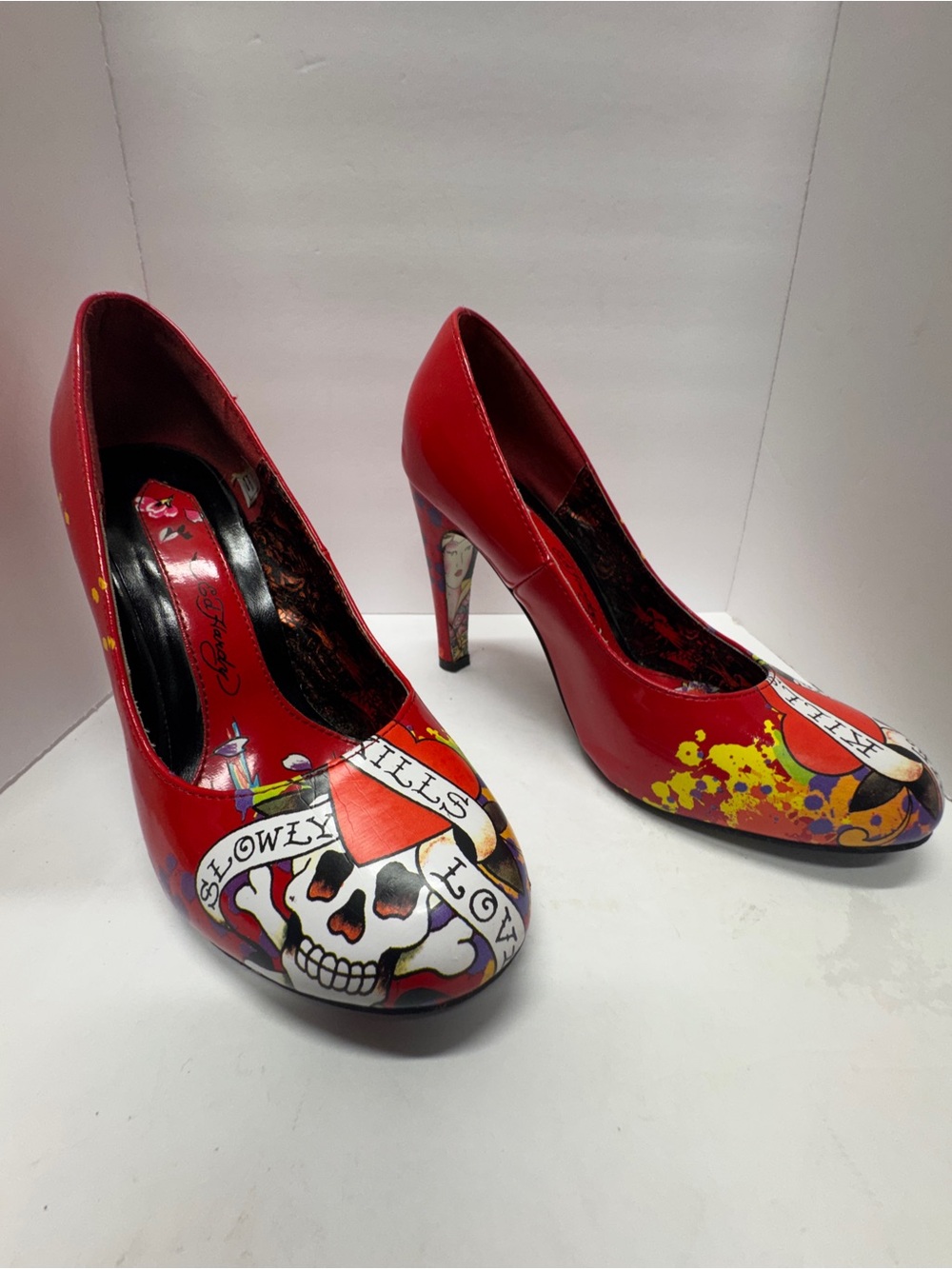 Ed Hardy High heels Sz 7 Love Kills Slowly Heels PUMPS Paint SplatterTattoo WBox